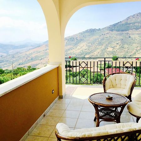 Villa Della Mimosa Алия Экстерьер фото