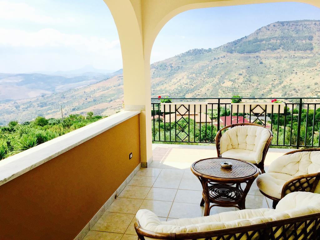 Villa Della Mimosa Алия Экстерьер фото